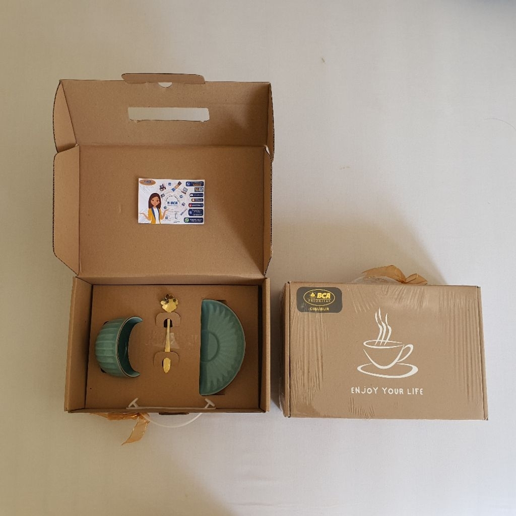 Merchandise BCA Prioritas Set Piring