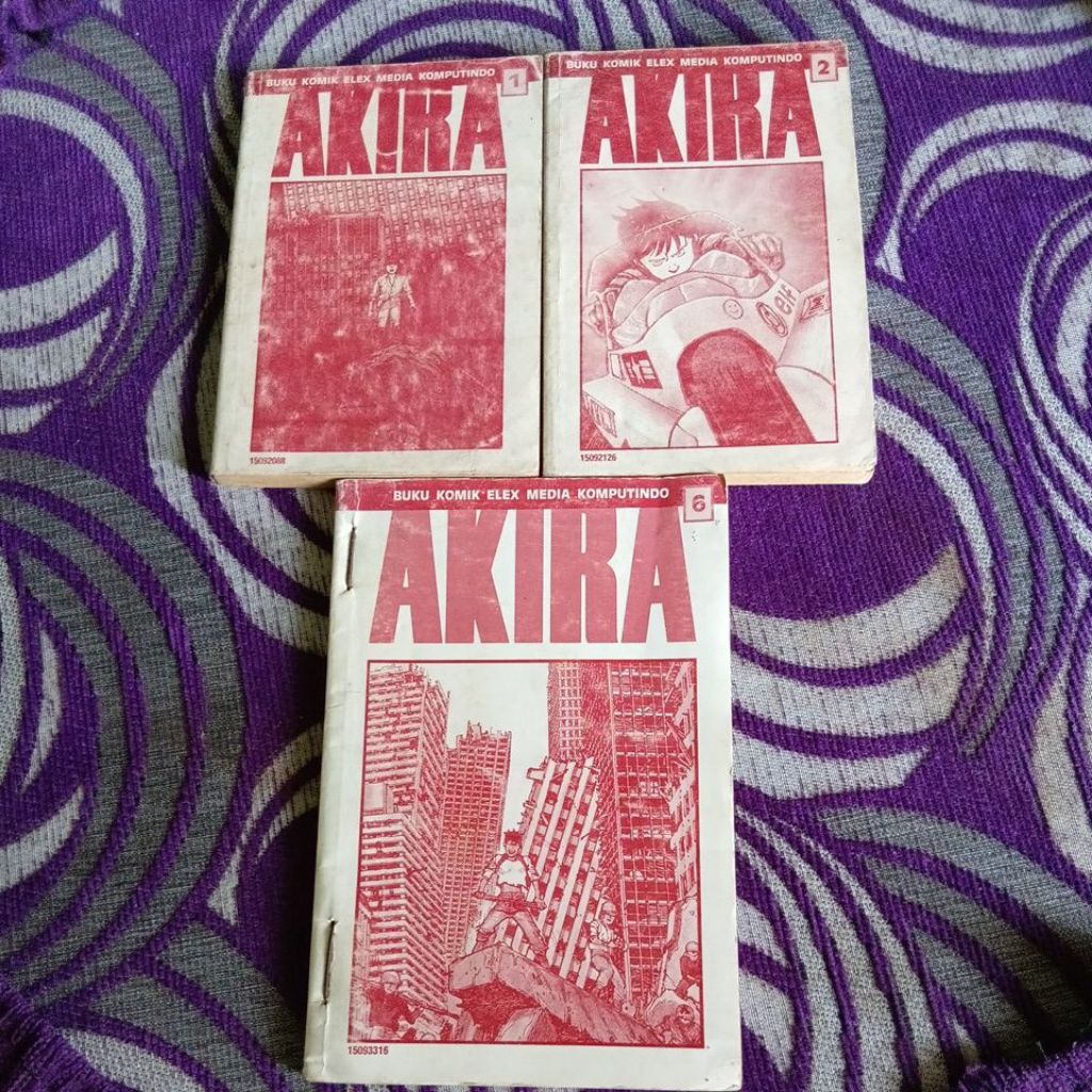 Komik Akira cabutan
