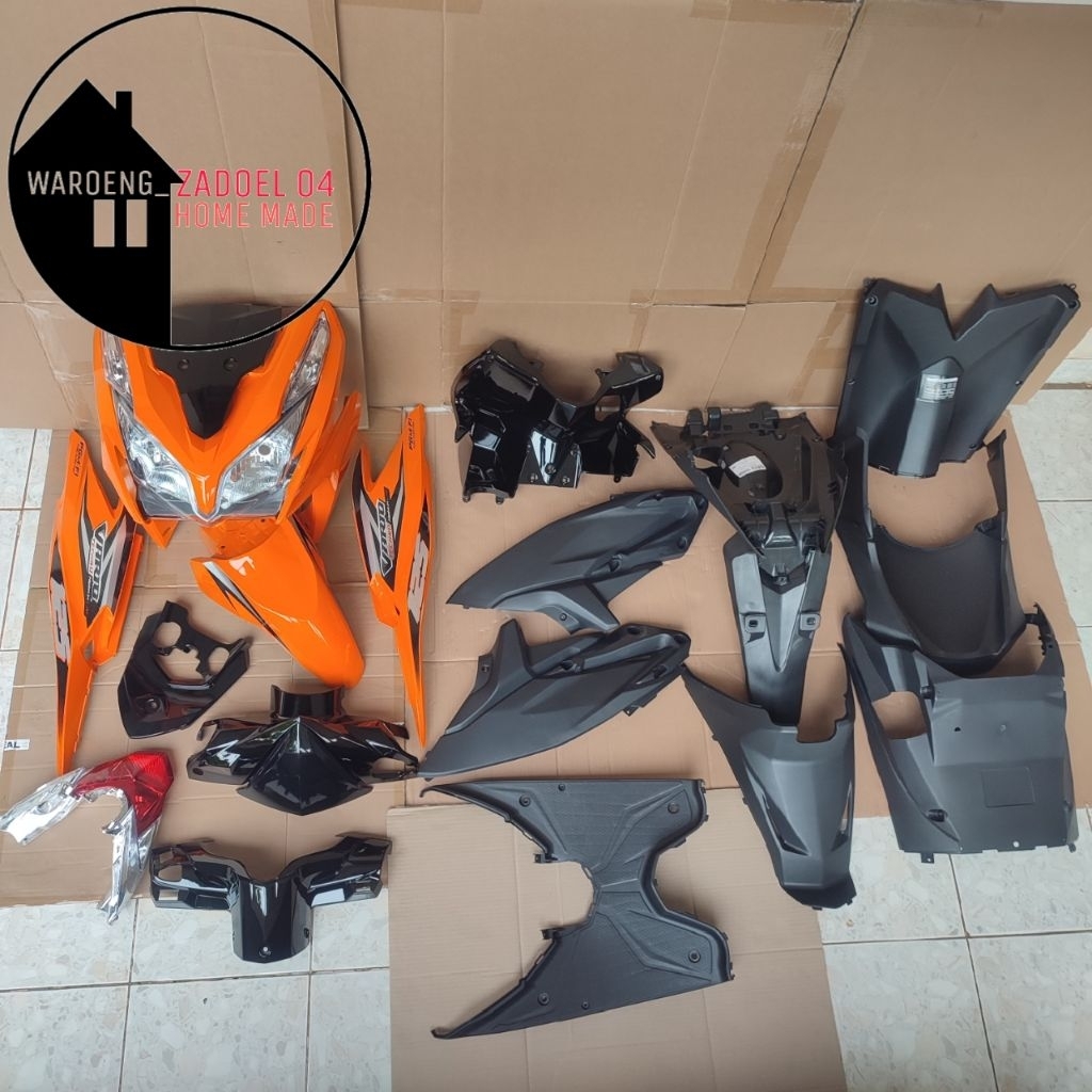 Full Body Halus Kasar + Reflektor Lampu Set Honda Vario Techno 125 Fi Old Kzr Orange Berstriping