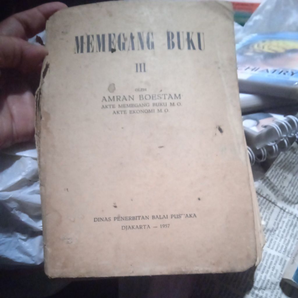 buku Memegang Buku lll, buku Edjaan lama tahun 1957