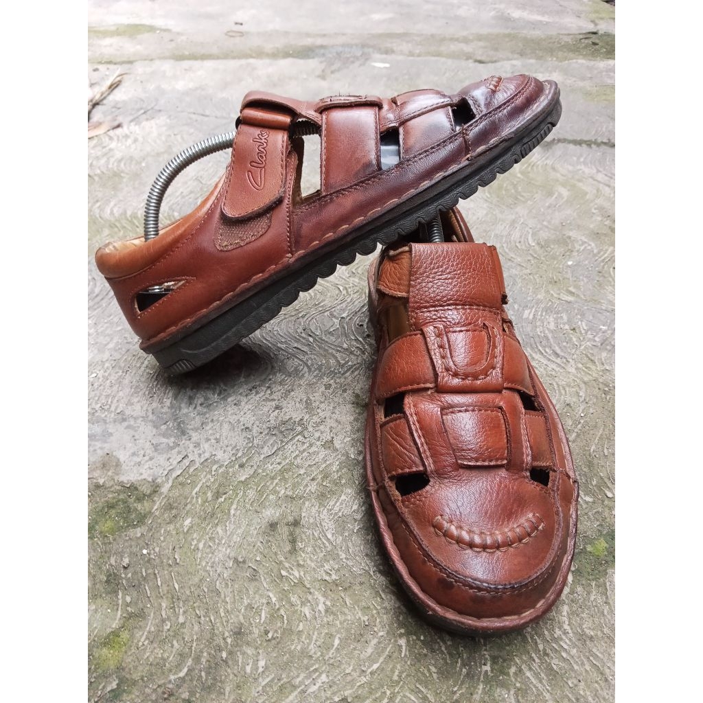 sepatu sendal Clarks sz 42 43 kulit