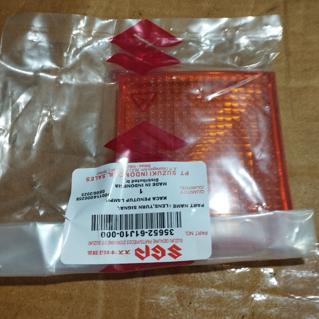 MIKA LAMPU STOP MOBIL SUZUKI APV BAK WARNA KUNING, ORIGINAL SGP.