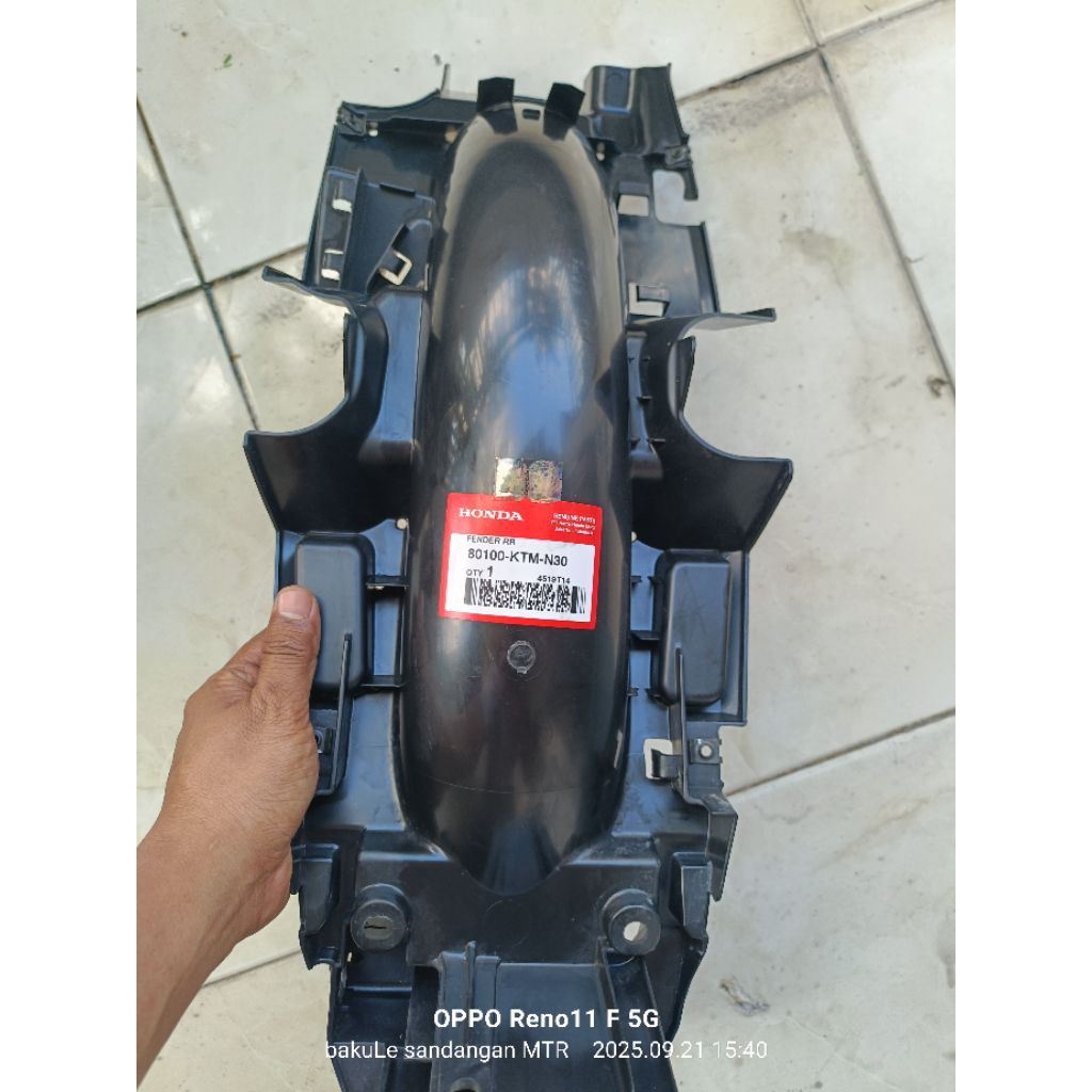 slebor fender spakbor belakang Honda supra X 125  batman double disc cakram original AHM 80100 kTM N