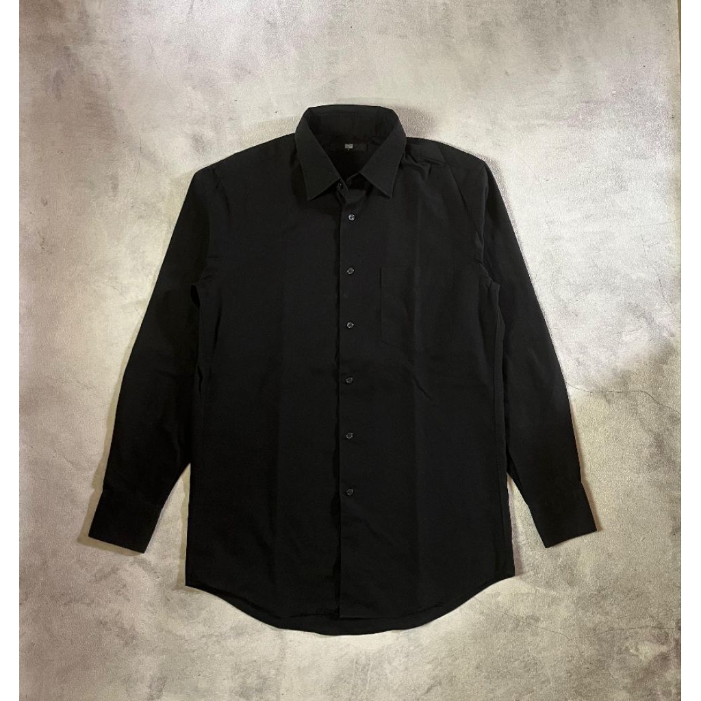 Kemeja Basic Gu Hitam