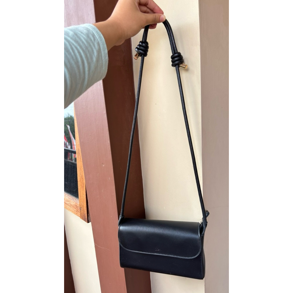 Bien sling bag Preloved