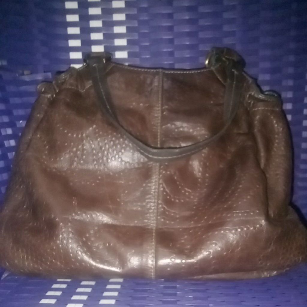 PREloved hand bag vincis bench