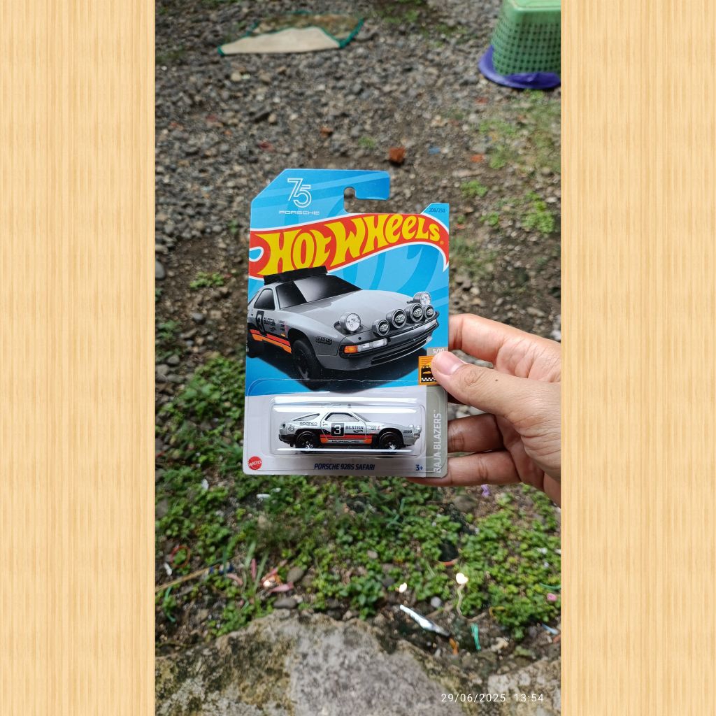 Hotwheels Porsche 928S Safari