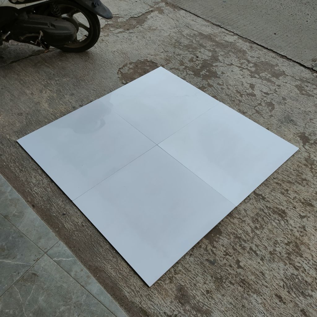 Granit Lantai Dinding 60x60 putih polos