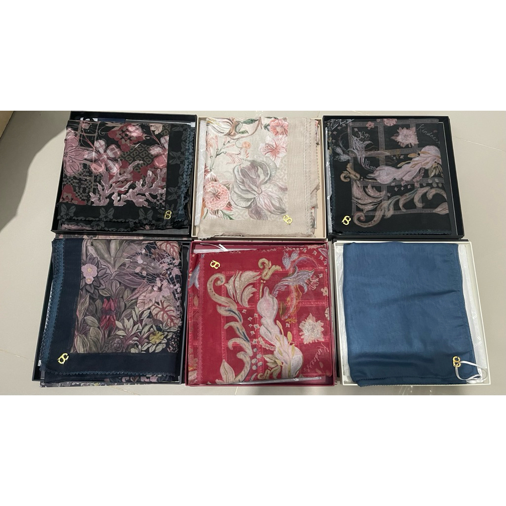 PRELOVED SCARF BUTTONSCARVES