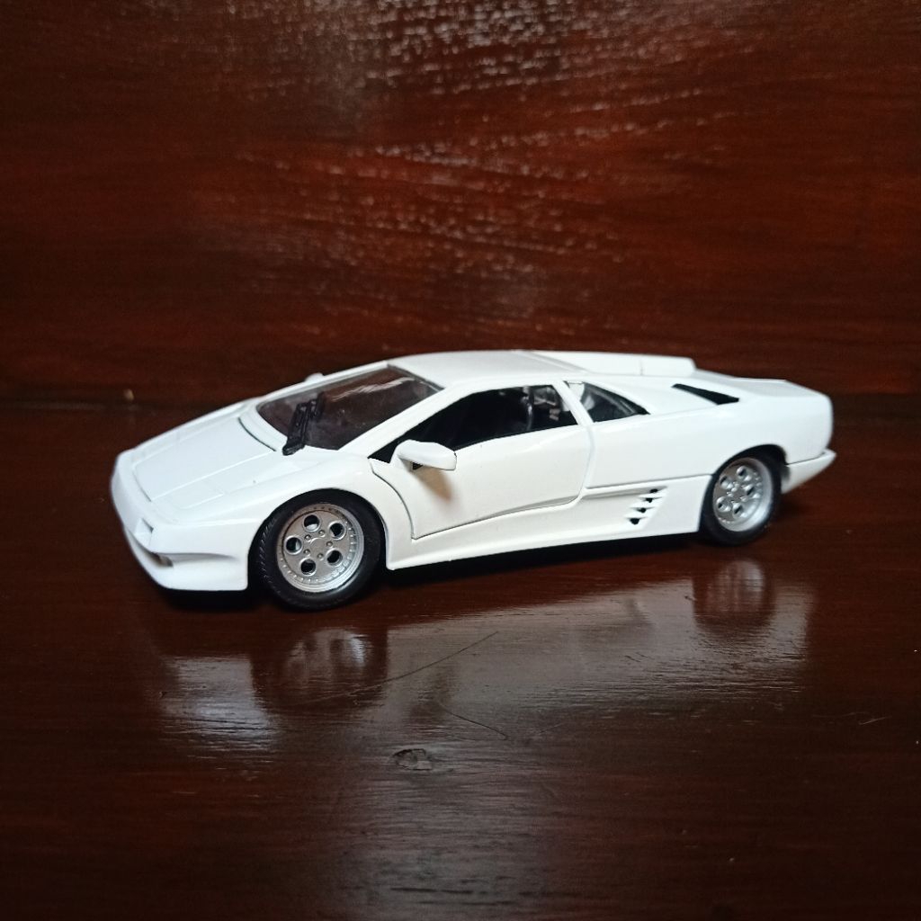 mainan anak diecast Lamborghini skala 24