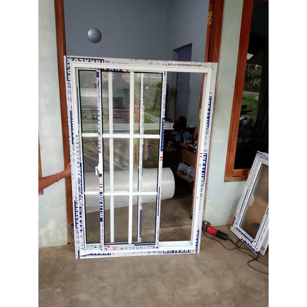 jendela sleding 3 set, 2 daun polosan.kusen 3 in,kaca 5mm.