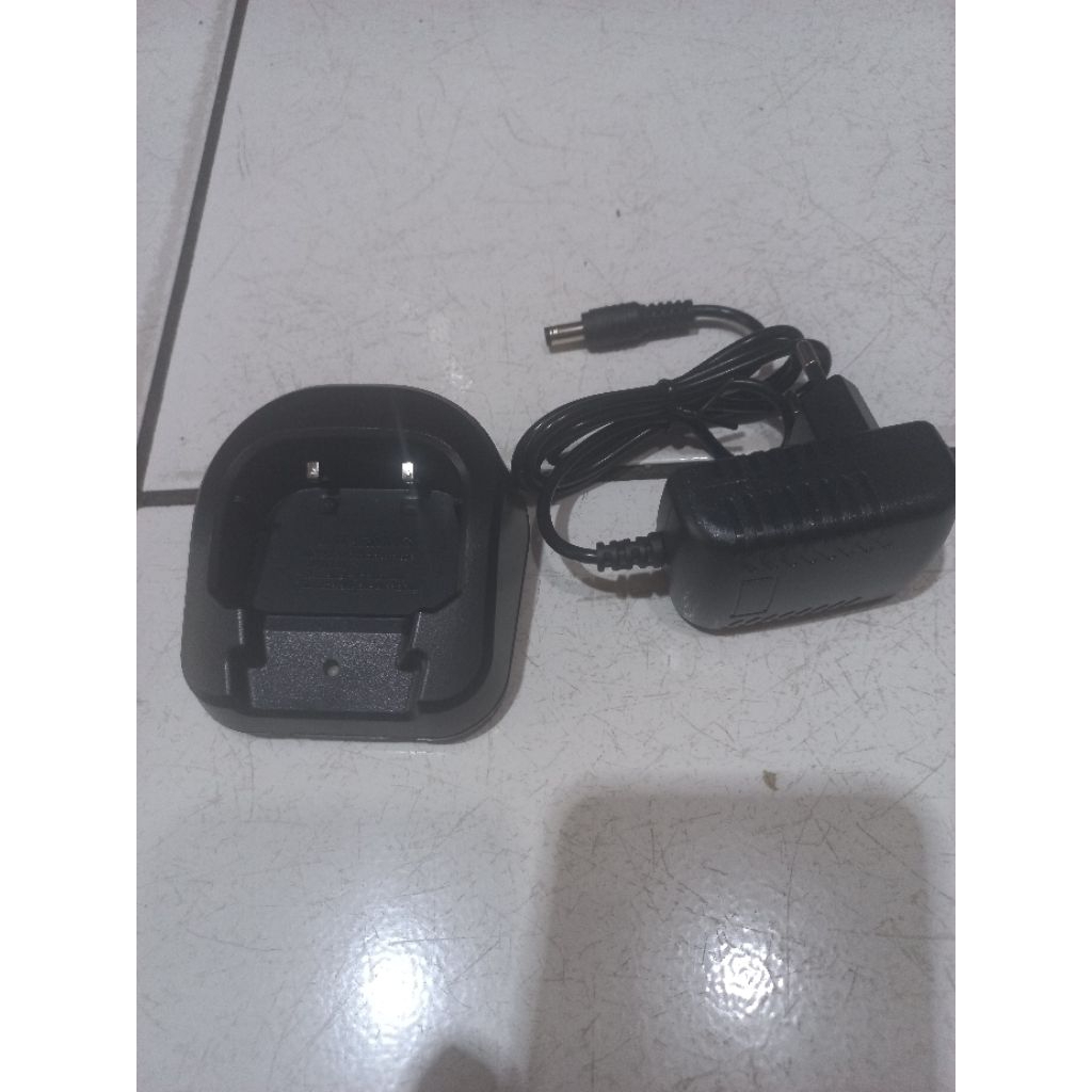 Charger HT baofeng uv82 lengkap.
