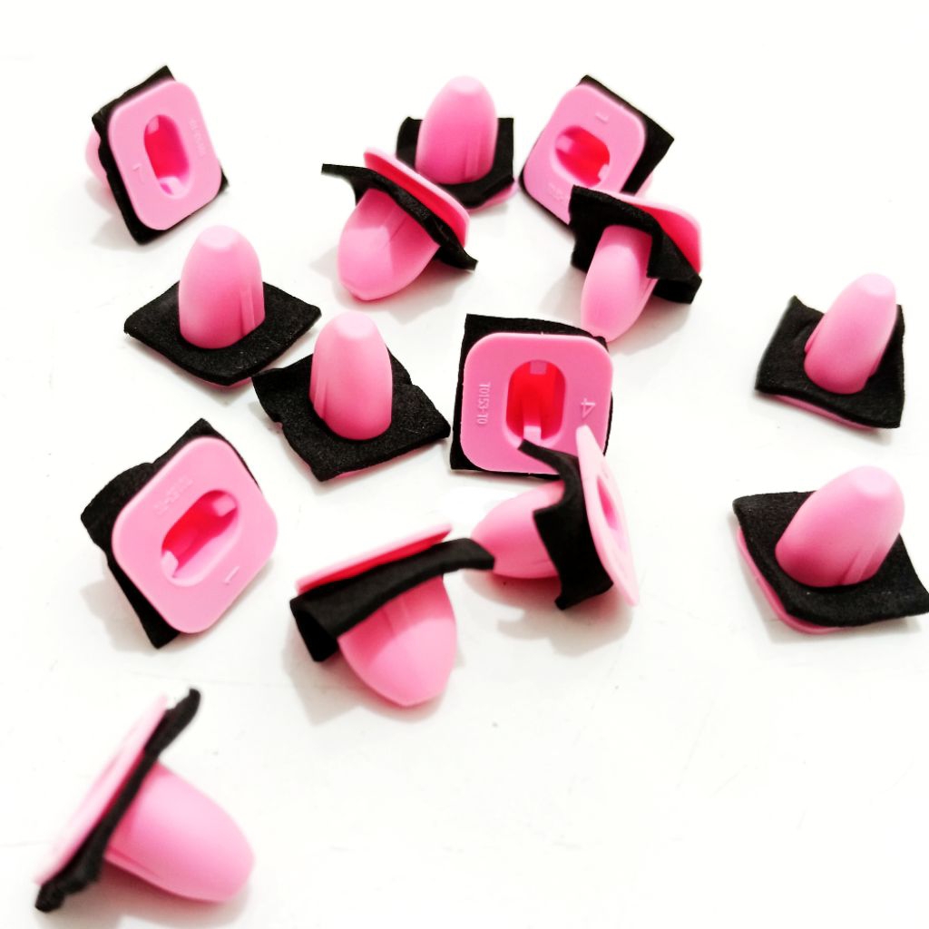 kancing klip lampu belakang hilux revo dll original toyota