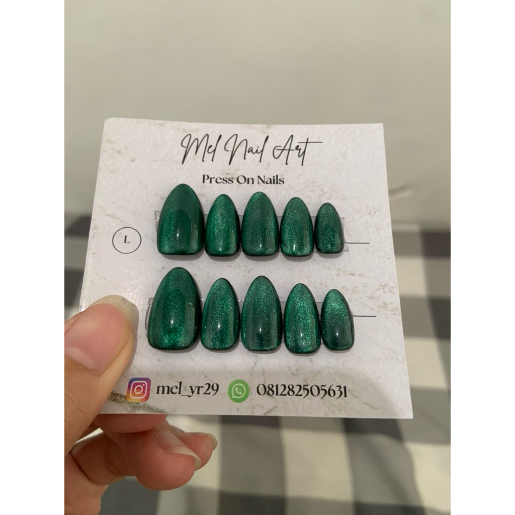 PRESS ON NAILS HIJAU BOTOL CAT EYE