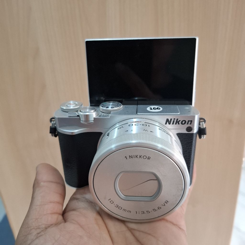 MIRRORLESS NIKON J5 KAMERA NIKON J5 MURAH MULUSS
