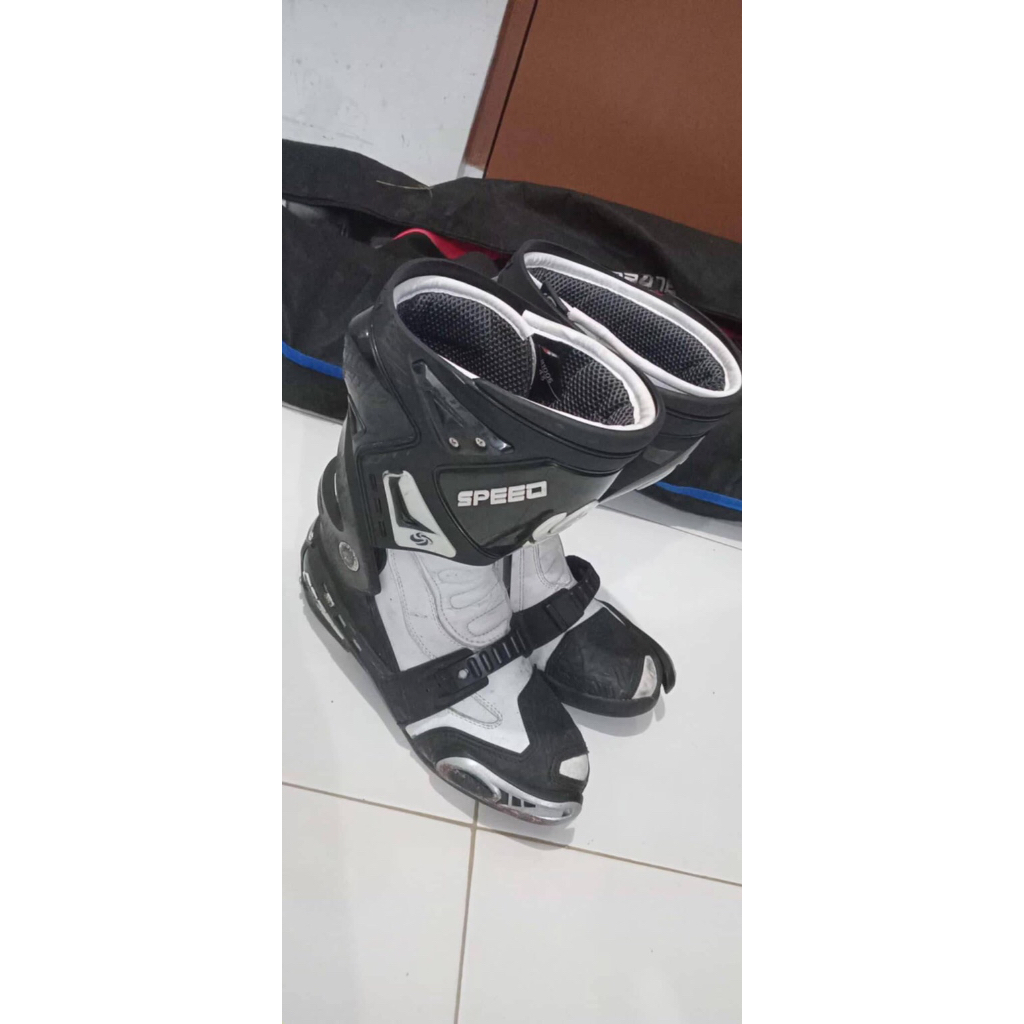 sepatu road race speed