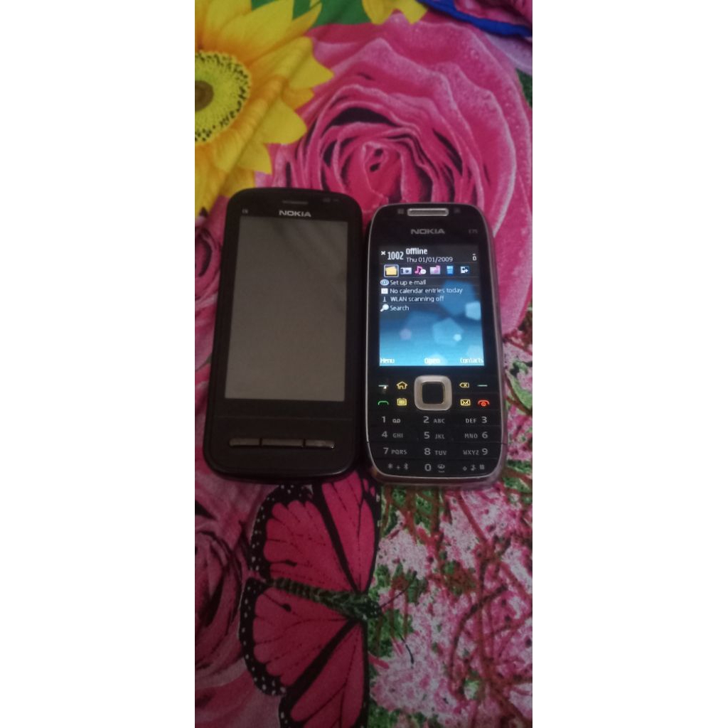 nokia e75 dan nokia c6 anggap bahan saja(bonus sony ericsson u10i)