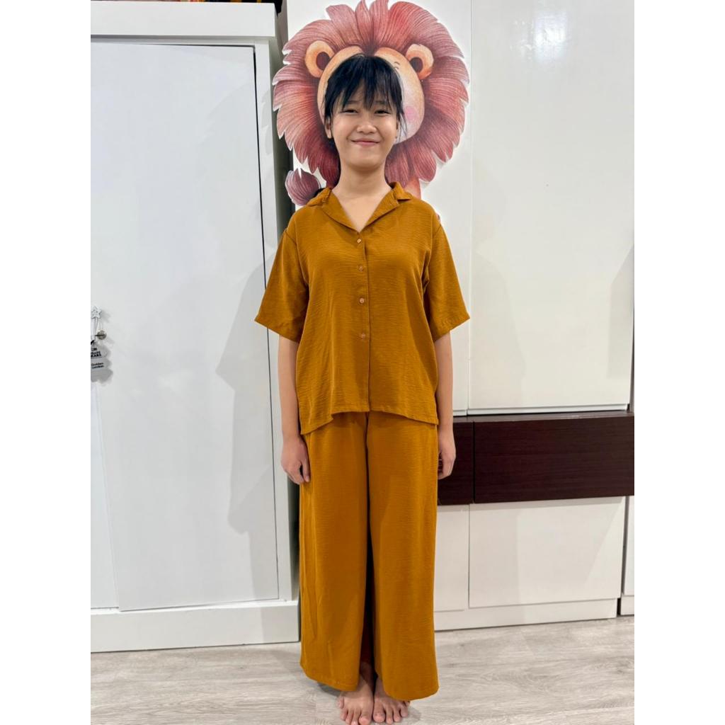 Oneset setelan monomolly