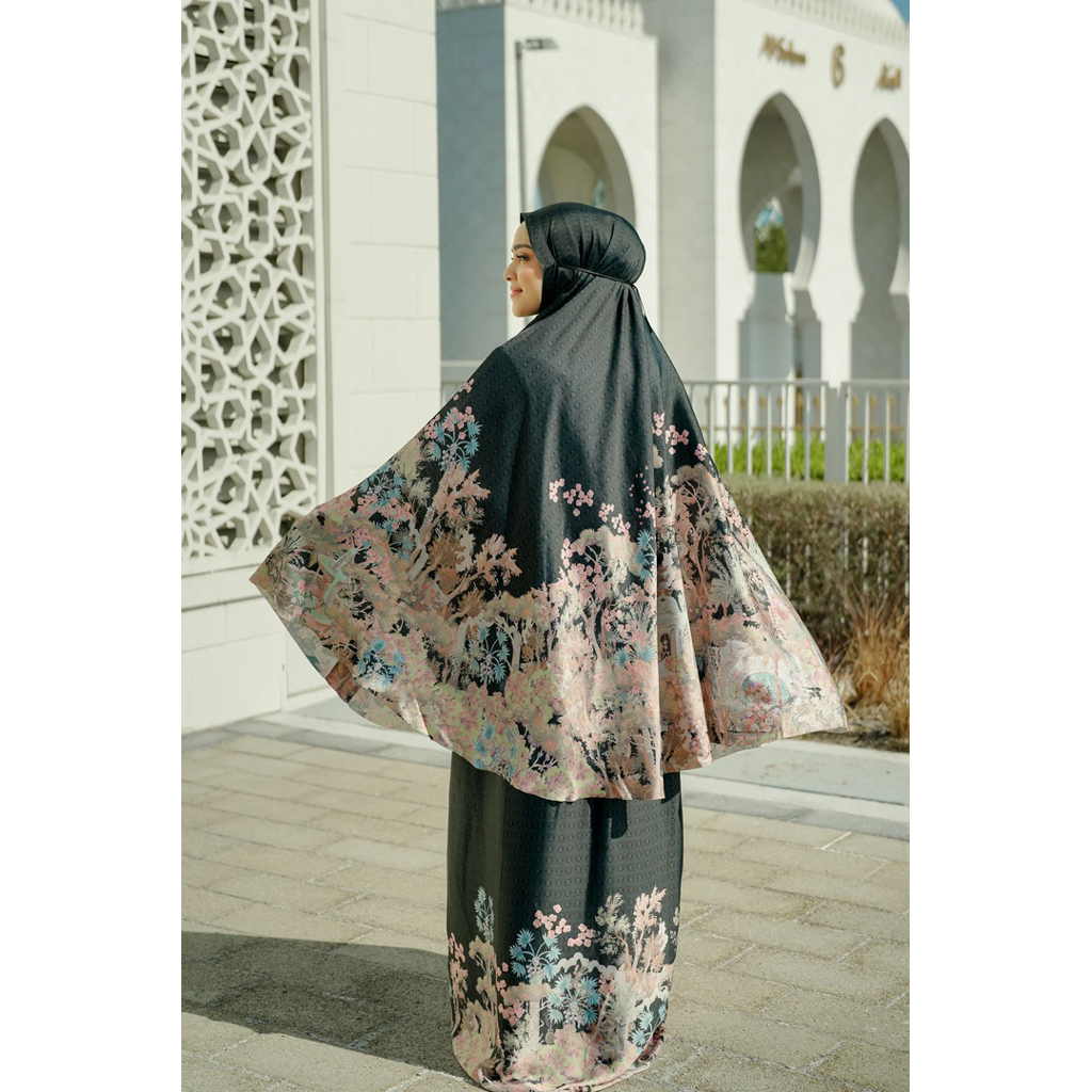 Mukena Buttonscarves NEW Prayer Robe with tag AS IS Al Qasr Hermosa Monogram Scramble Wave Blume The