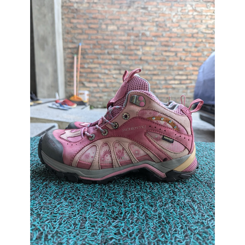 SEPATU GUNUNG BLACKYAK SIZE 39 ( SEPATU SECOND OUTDOOR )