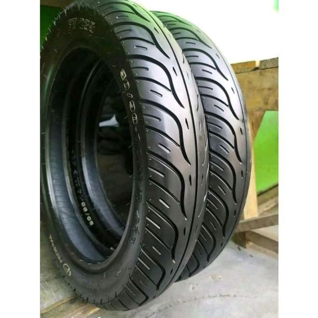sepasang ban motor copotan original Honda,beat,vario RING 14