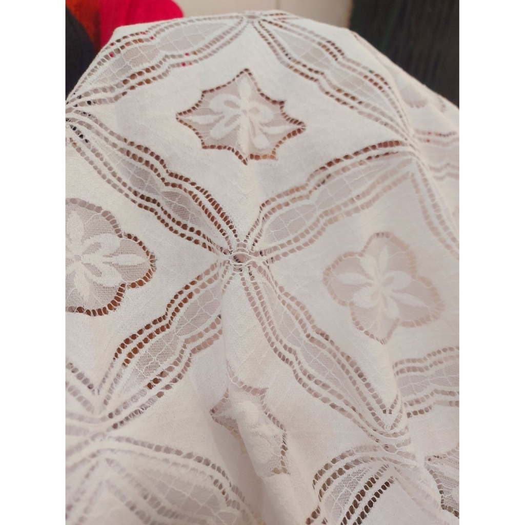 kain brokat katun premium  - kain brokat kebaya  - kain brokat luxury ( putih ) 1J