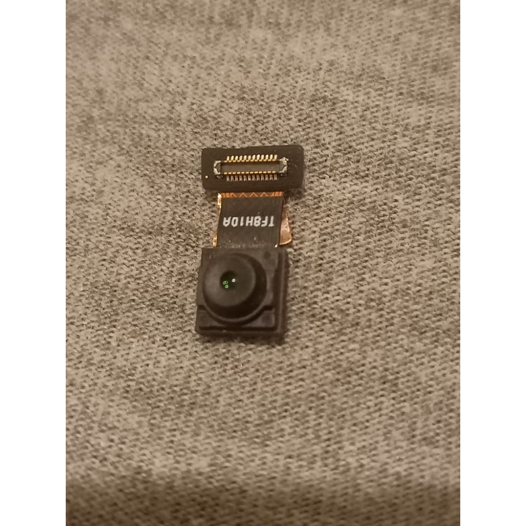 kamera depan Oppo a5s copotan