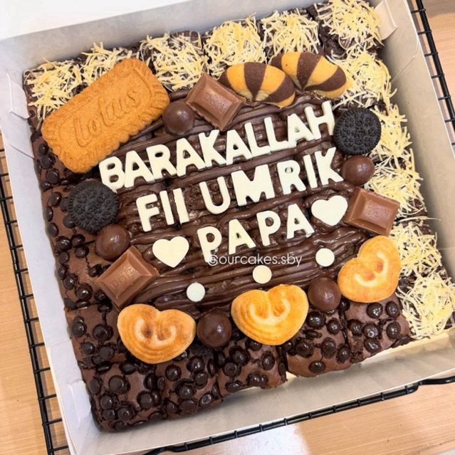 Fudgy Brownies custom 20x20 / Fudgy brownies birthday cake