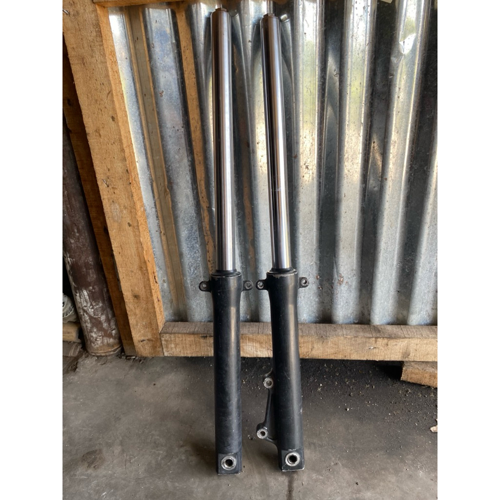 Shock depan megapro primus/Hiu original copotan motor