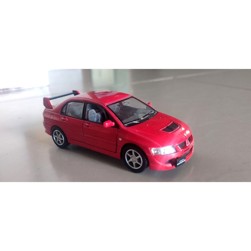 Diecast Kinsmart Lancer Evo VIII red