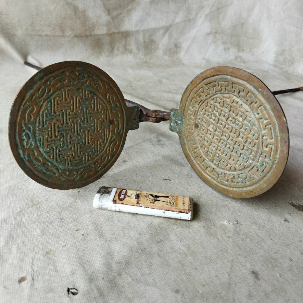 Pajangan Vintage Cetakan kue Semprong Kuningan 11