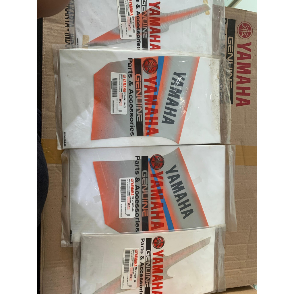 STRIPING STICKER BODY DEPAN SETT KANAN KIRI BAWAH YAMAHA JUPITER Z 2004 ORIGINAL