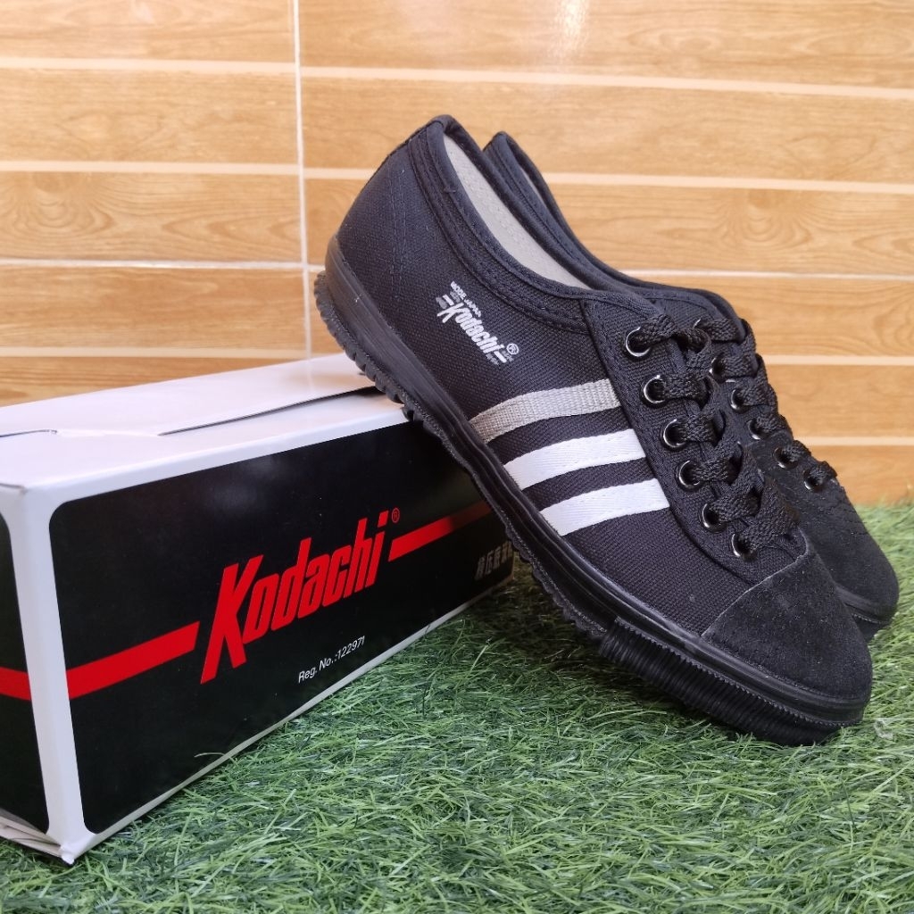 Sepatu Sneakers Casual Sport Kodachi 8111 Hitam Hitam All Black Original Pria Wanita Size 37-43