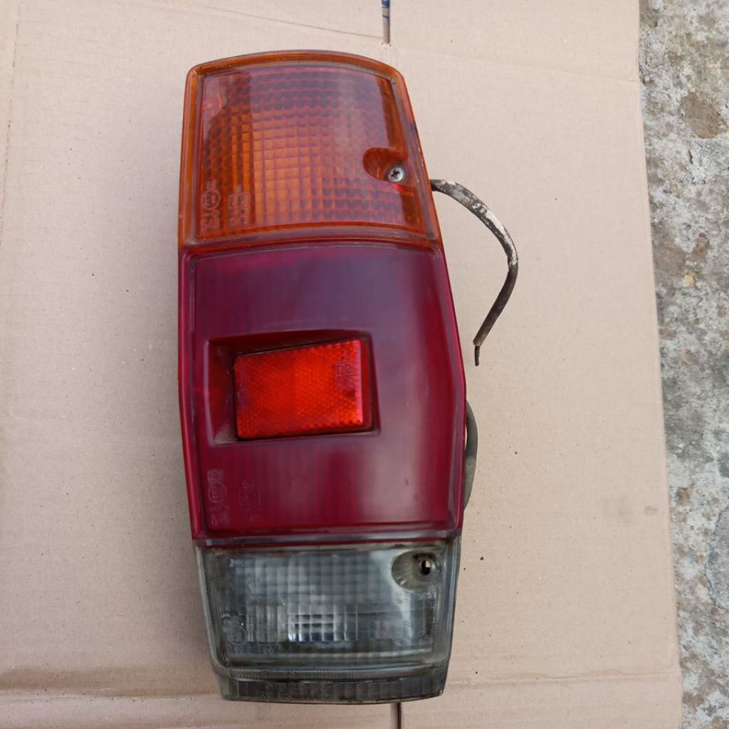 stoplamp Mazda vantrend kanan original