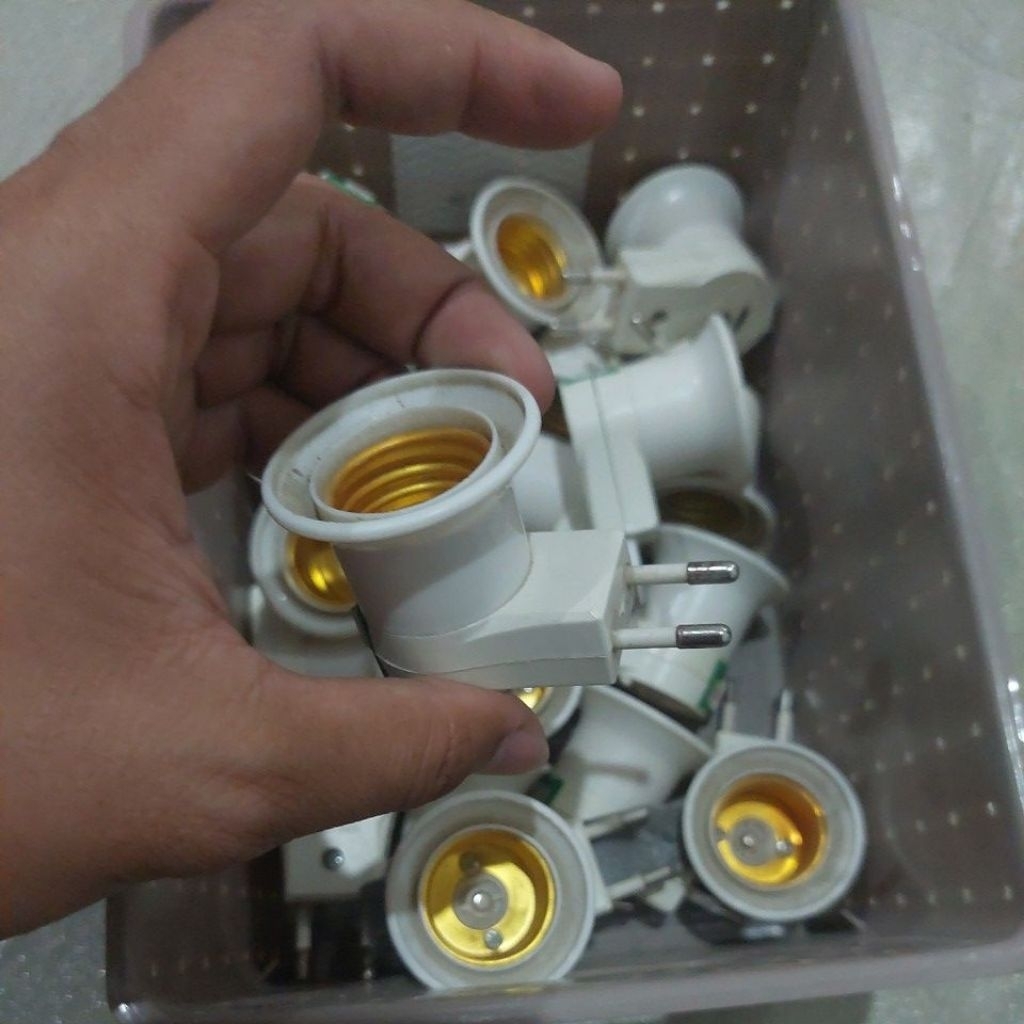 Fitting Lampu Portable/Colokan lampu tidur