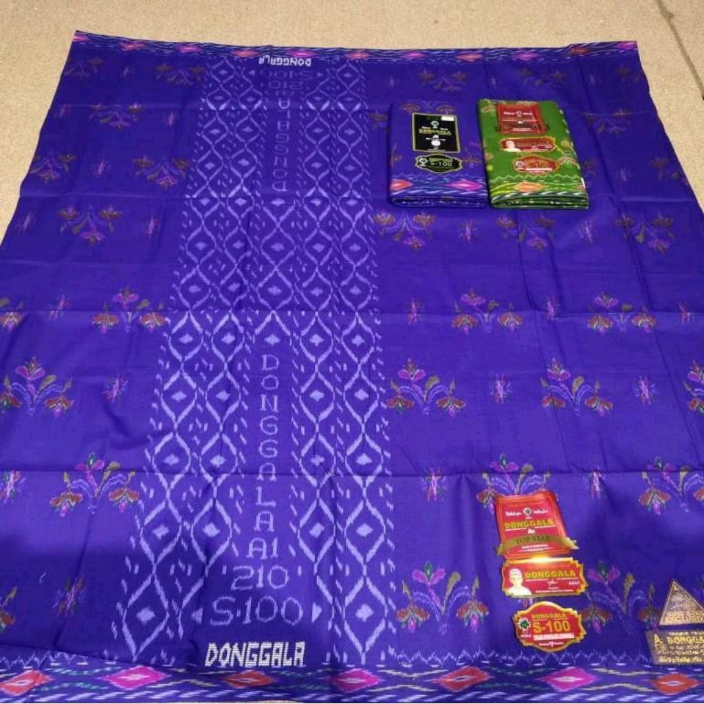 Sarung Donggala S-100 Motif Kembang Full Sutra Gold