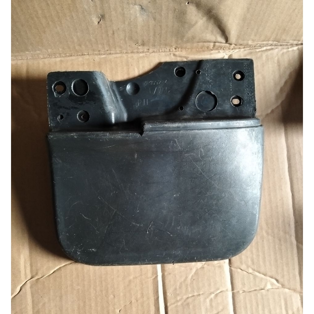 Mudguard Depan Mitsubishi  Strada L 200 Original