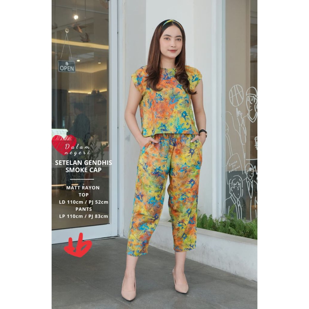 Titik Balik - Gendhis Setelan Rayon Homey Set Celana Kutung Daster Pendek Amora