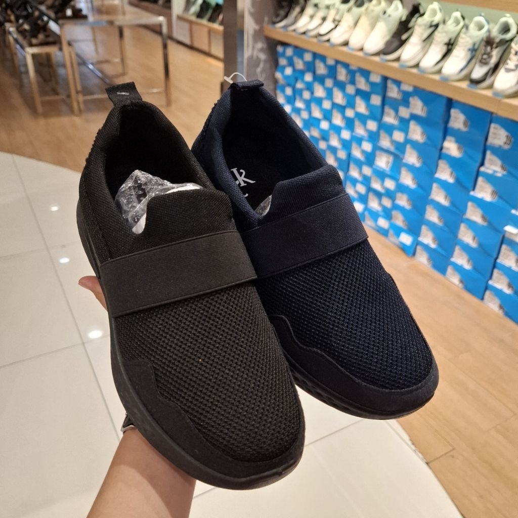 Sepatu Slip On Pria Empuk dan Ringan Brand Yongki Komaladi ORI