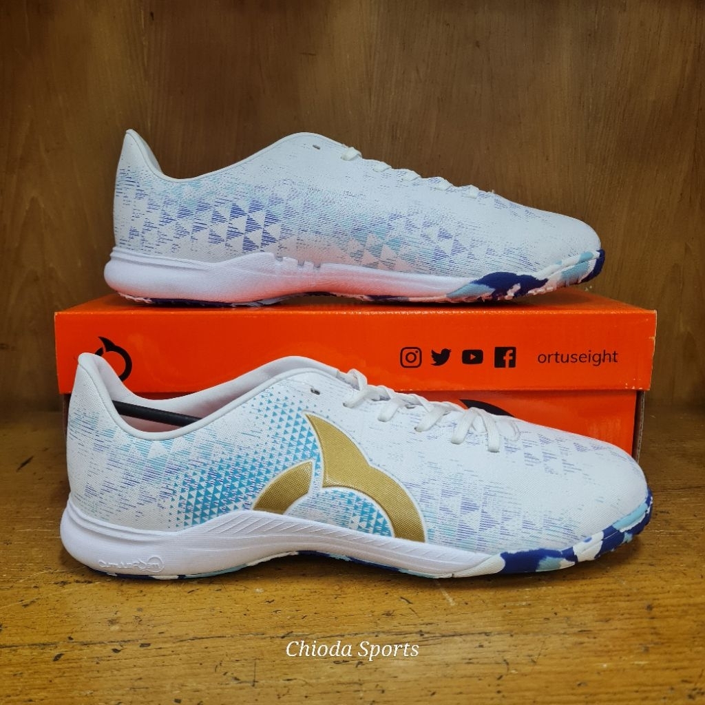 Sepatu Futsal Ortuseight Catalyst Trident Putih Original Spatu Shoes Putsal Ortus Eight