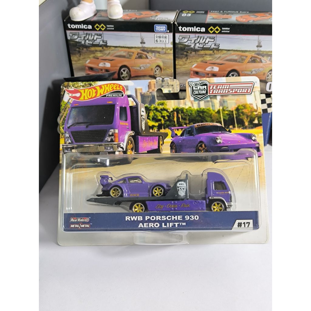 Hot Wheels Team Transport RWB Porsche 930 Aero Lift HotWheels Truck