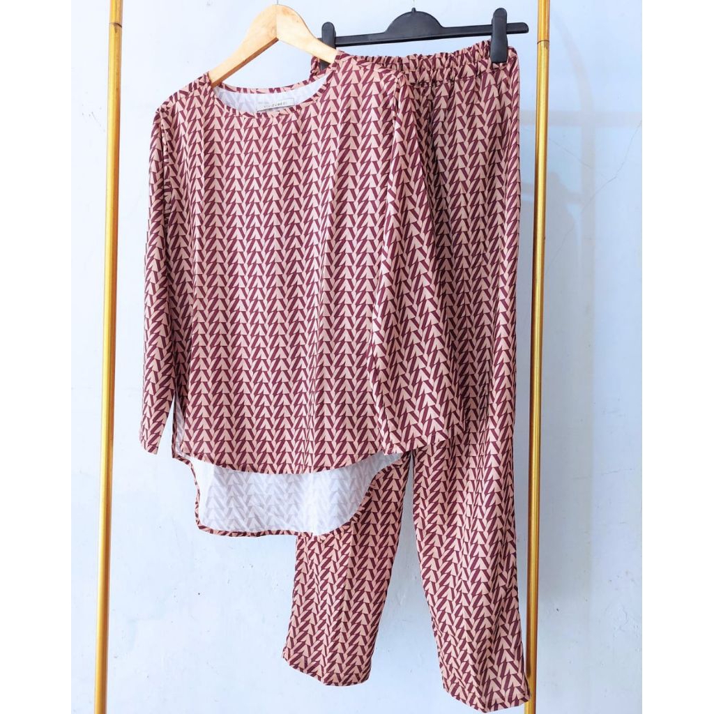 preloved like new one set Vivi Zubedi Monogram VZ