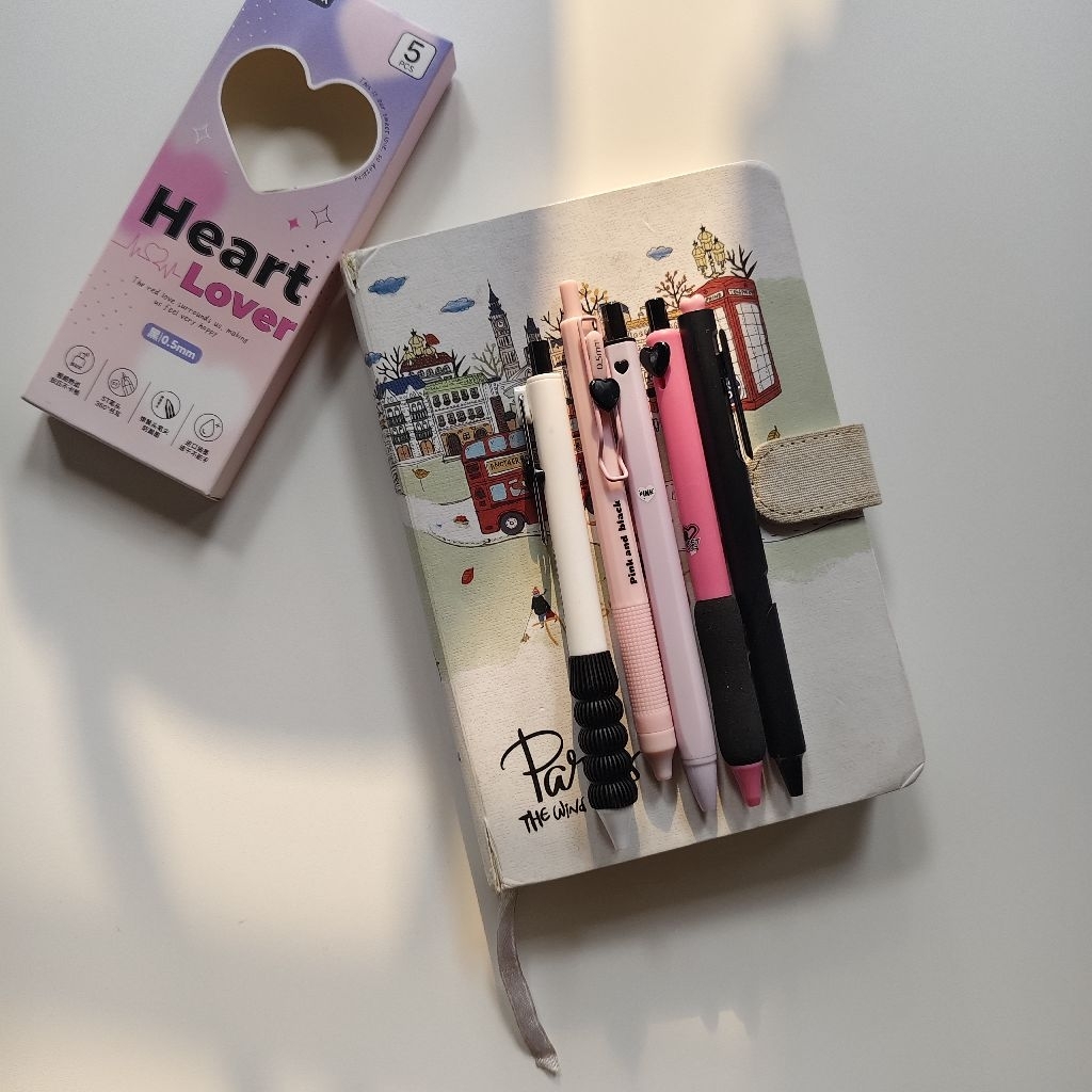 5pcs Heart Lover pink Set Pulpen Gel  Lucu Heart Pen Kawai Aesthetic Tinta Hitam