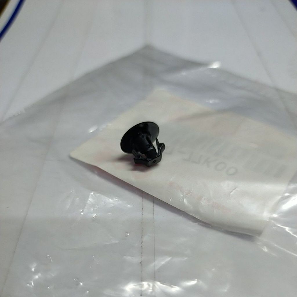 Kancing / Clip tutup Bensin Suzuki Ertiga/All New Ertiga