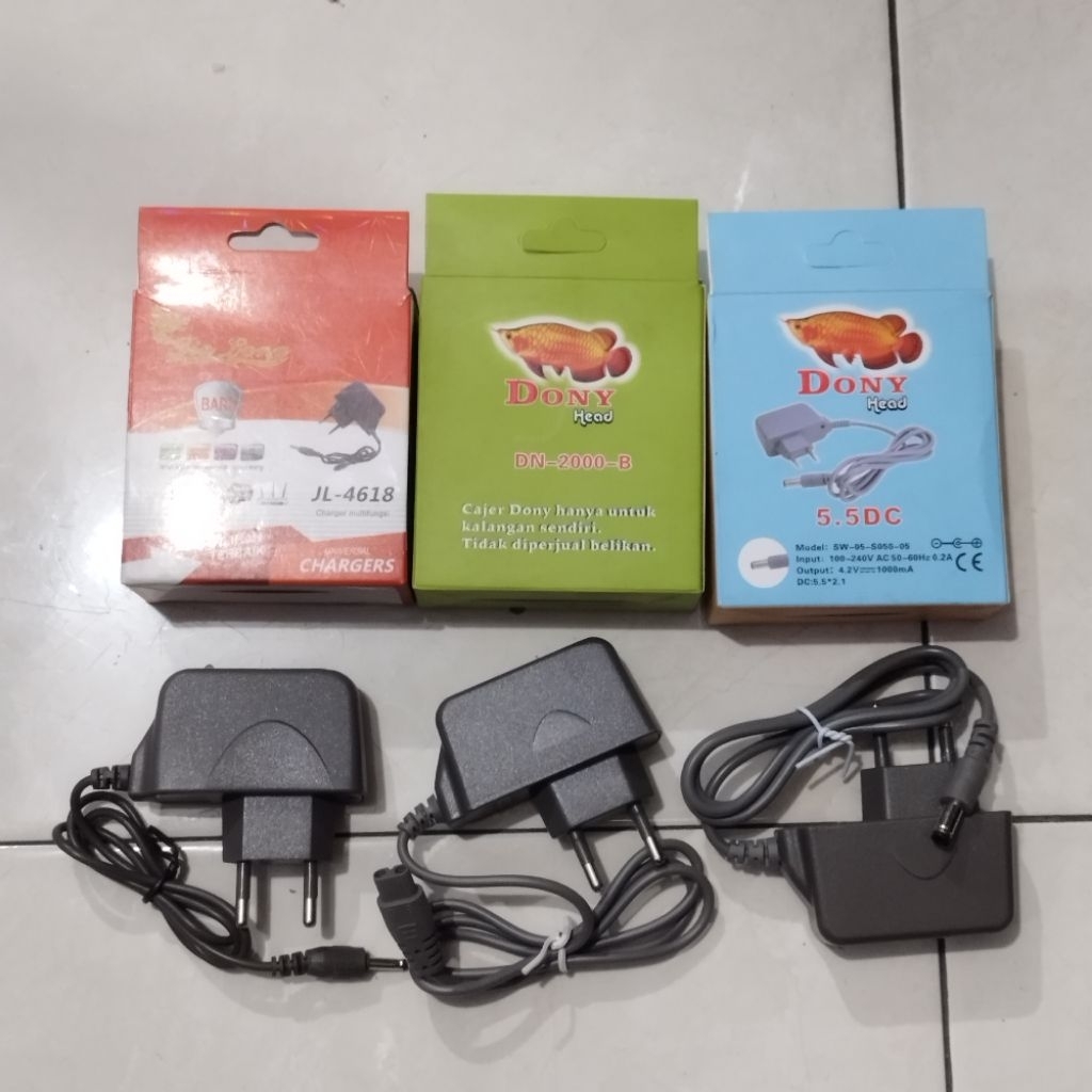 *Charger / Cas Senter Kepala Dony