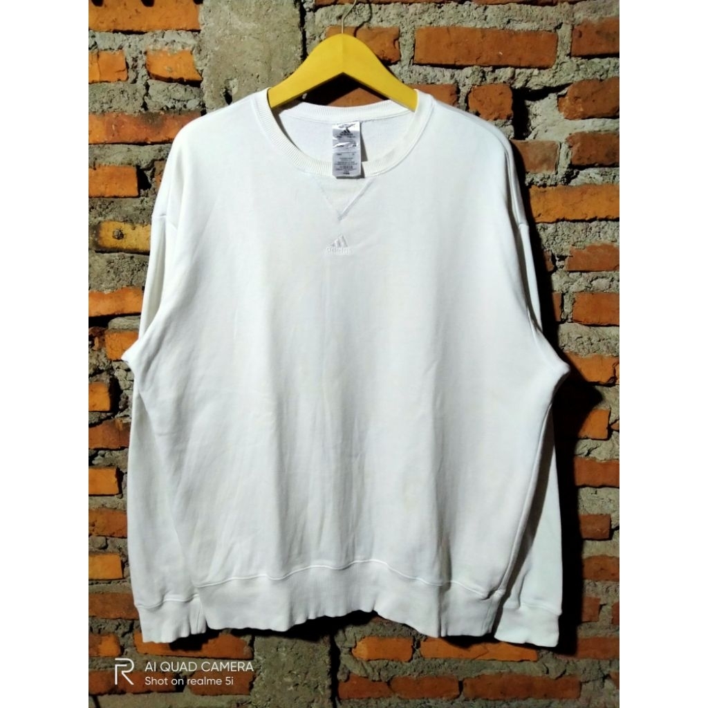 Crewneck Adidas logo center