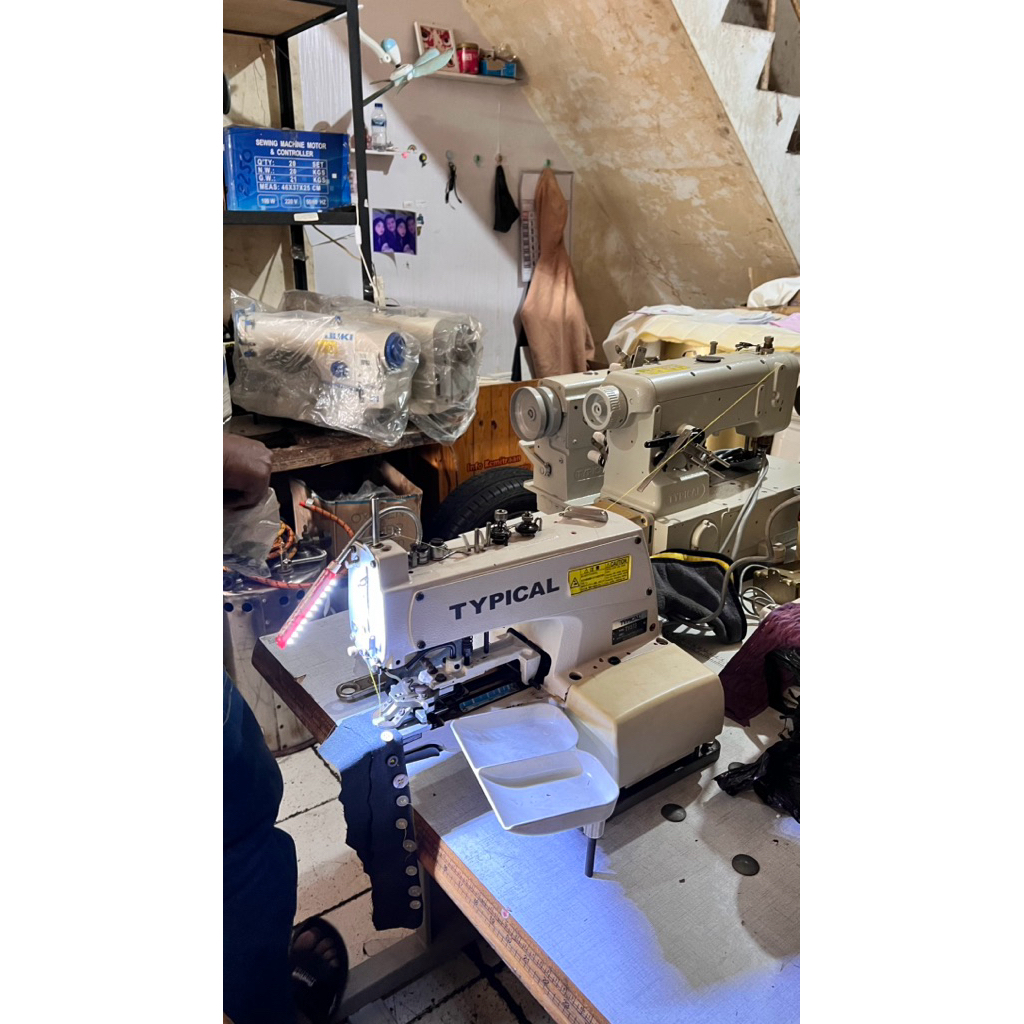 MESIN LUBANG DAN PASANG KANCING TYPICAL KONDISI SECOND LIKE NEW ORDERED BY PRIVATE