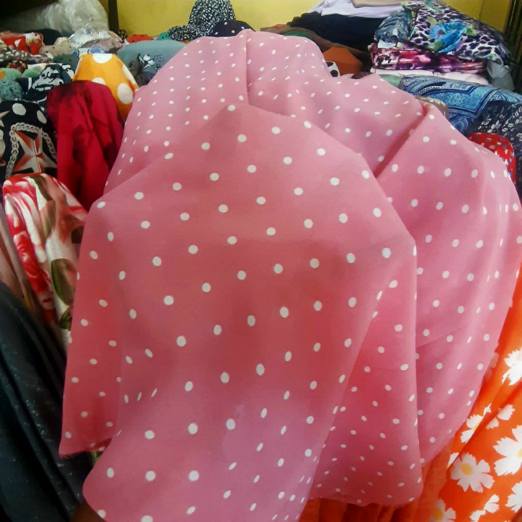 KAIN SIFON PREMIUM MOTIF POLKADOT PUTIH DASAR DASTY PINK - KAIN SIFON MOTIF DOT HARGA/0,5M