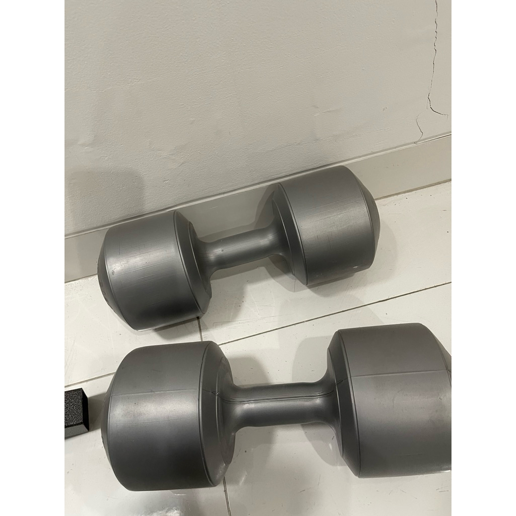 barbel 10 kg sepasang bekas kualitas seperti baru