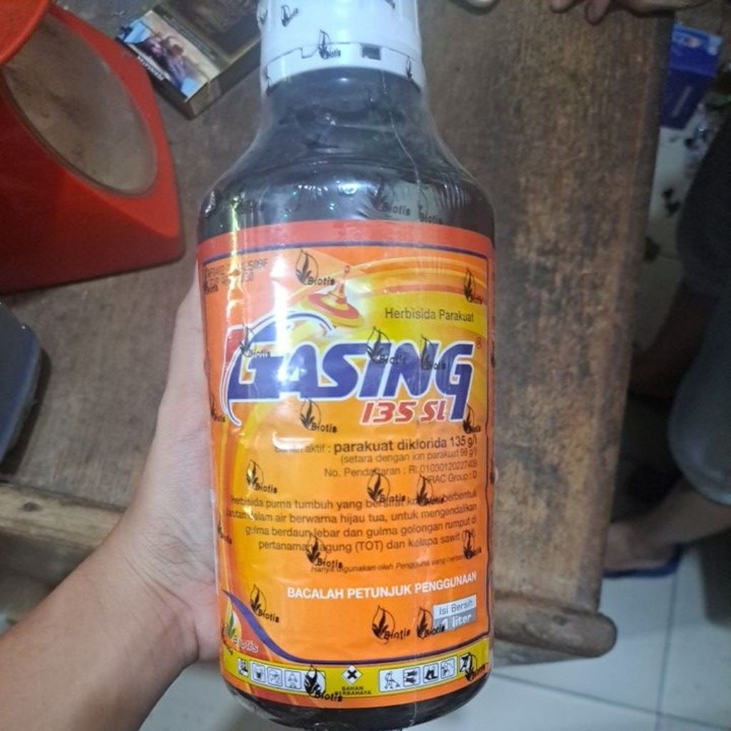 Obat Pembasmi Rumput Liar Gazing isi 1 liter Obat Mati Rumput